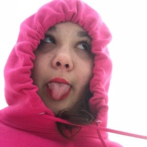 Meet your Posher, Olivia